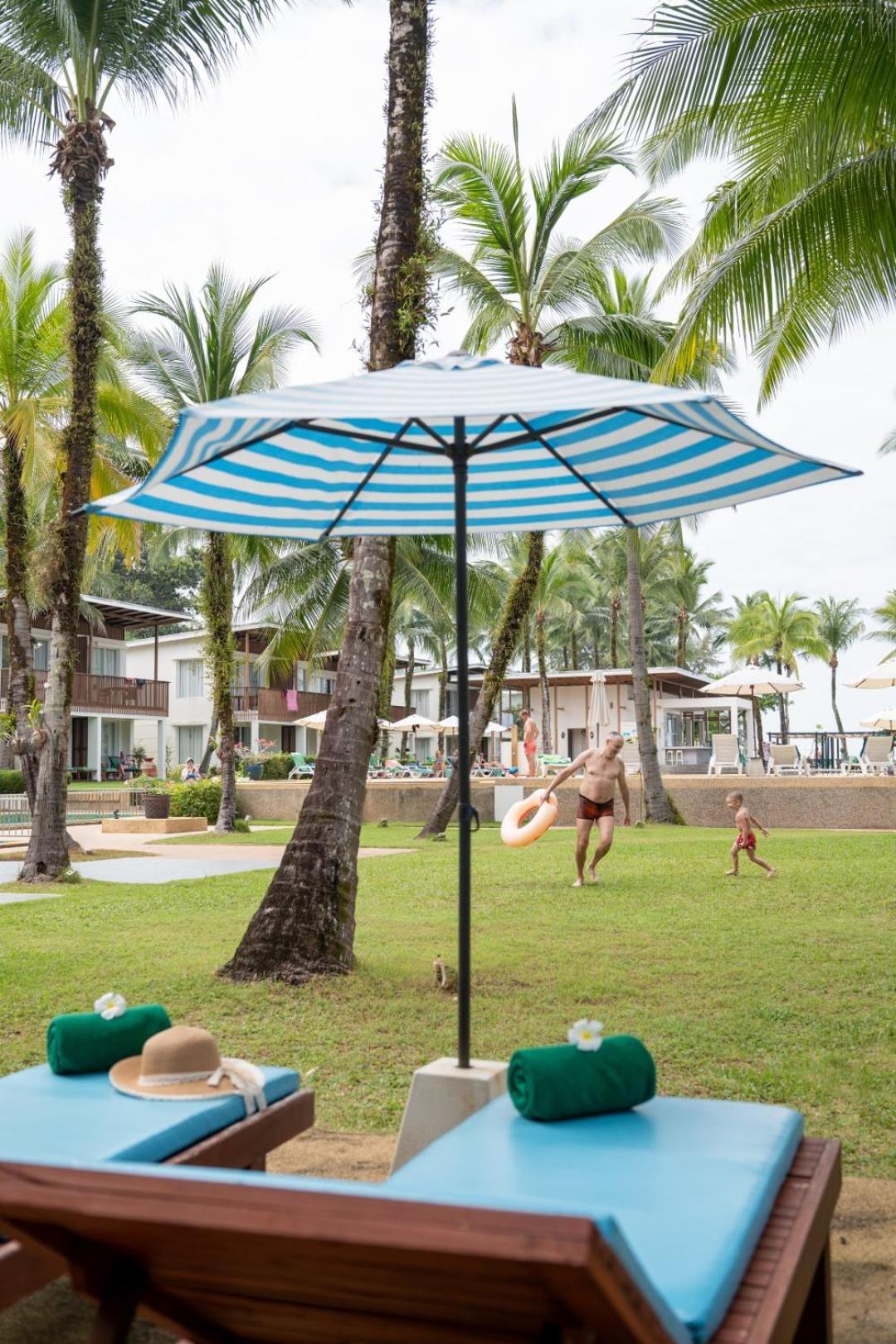 The Briza Beach Resort, Khao Lak Sha Extra Plus Bagian luar foto