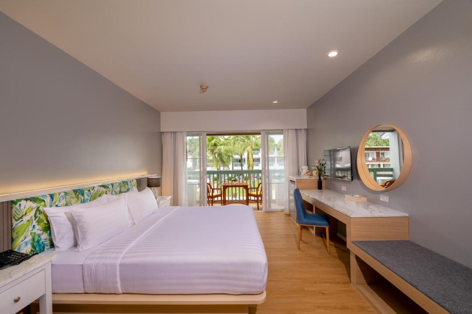 The Briza Beach Resort, Khao Lak Sha Extra Plus Bagian luar foto