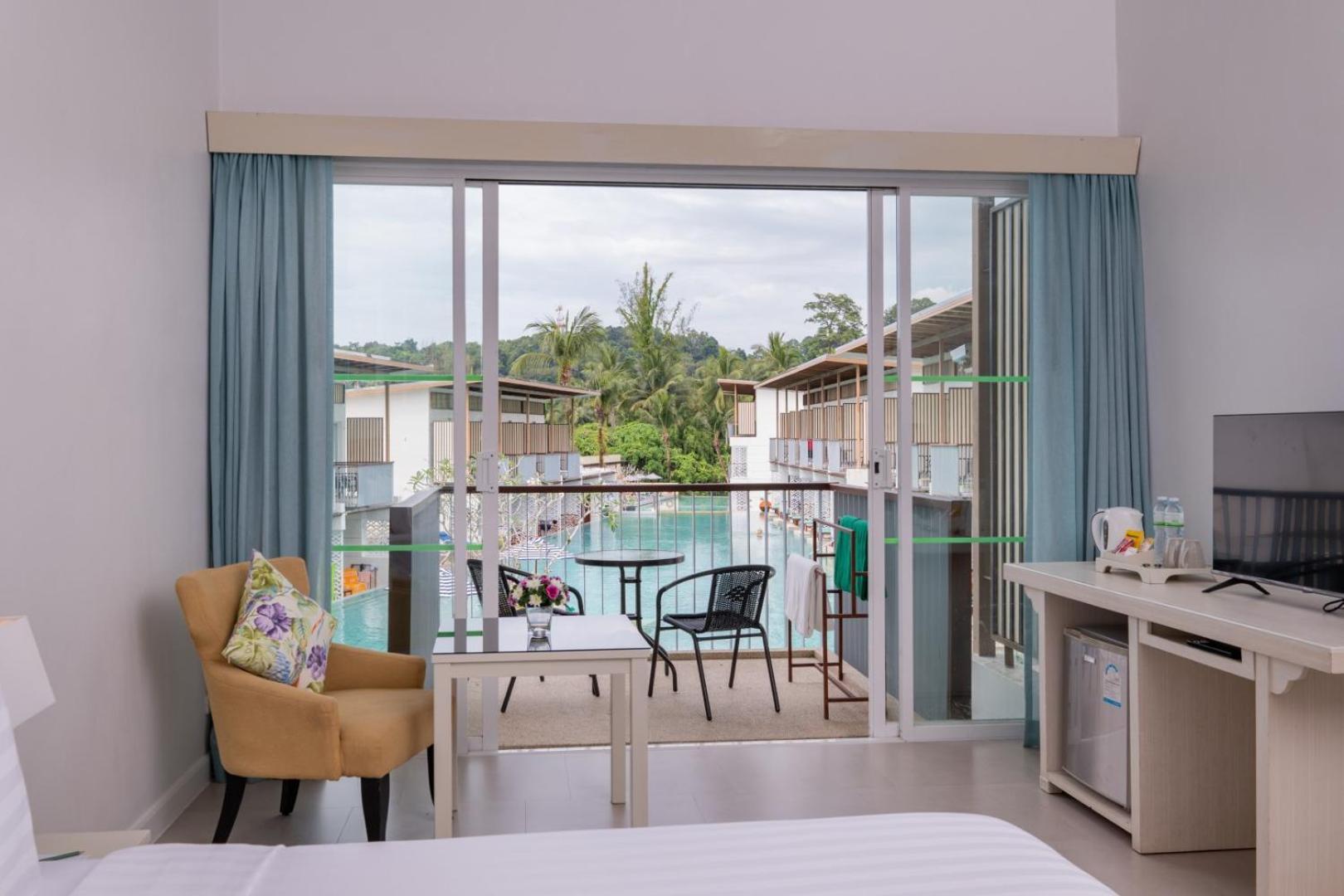 The Briza Beach Resort, Khao Lak Sha Extra Plus Bagian luar foto