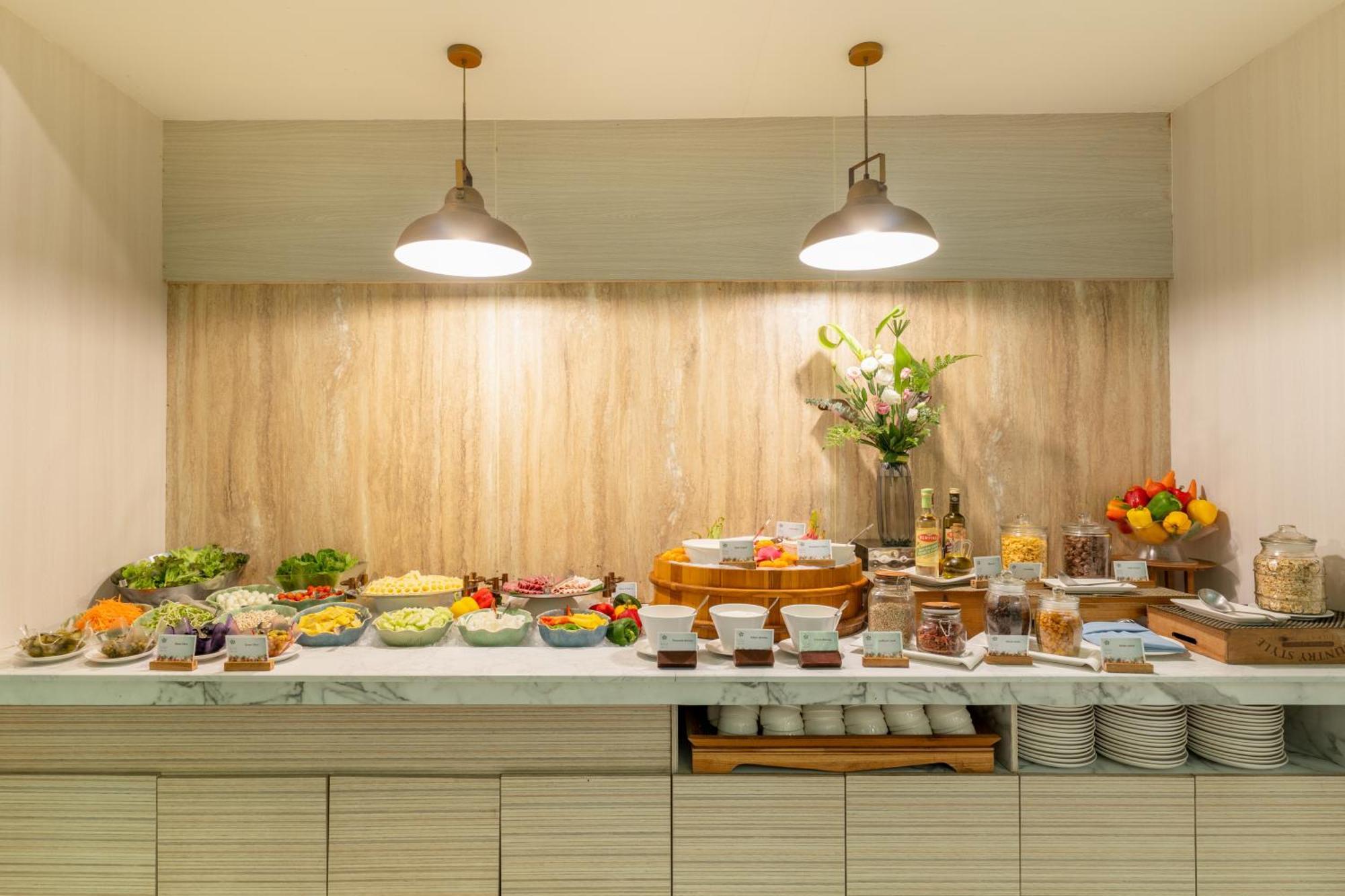The Briza Beach Resort, Khao Lak Sha Extra Plus Bagian luar foto